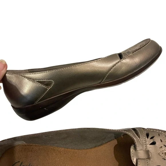 NWOB Clarks Women's Leather Cutout Loafers Flats Shoes - Picture 3 of 7